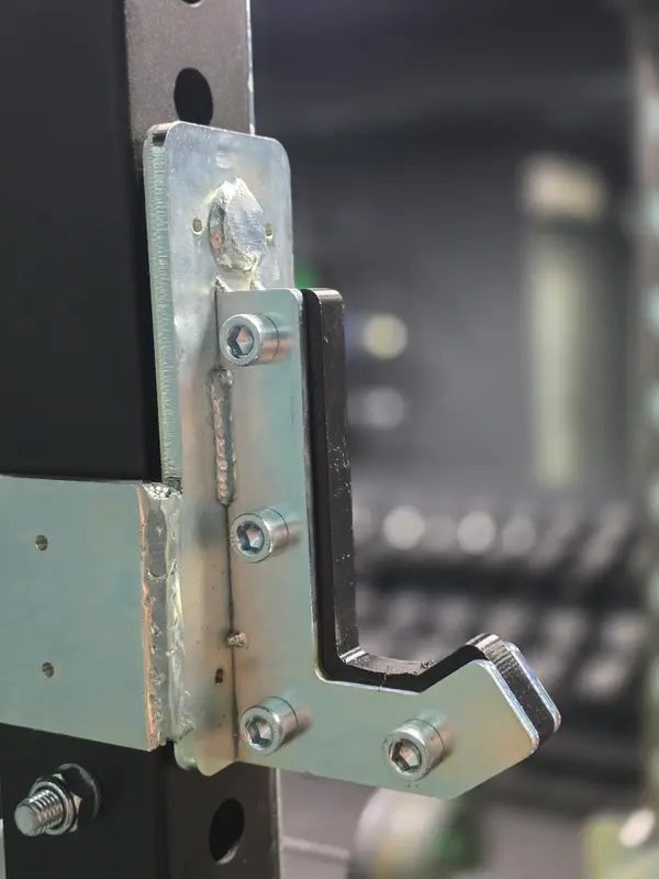 Detalj zavarenog čeličnog nosača opreme